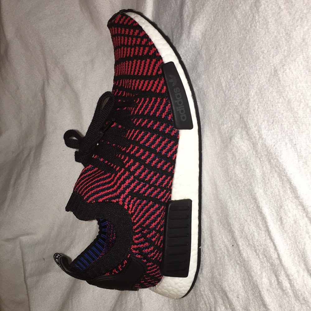 NMD_R1 STLT PK